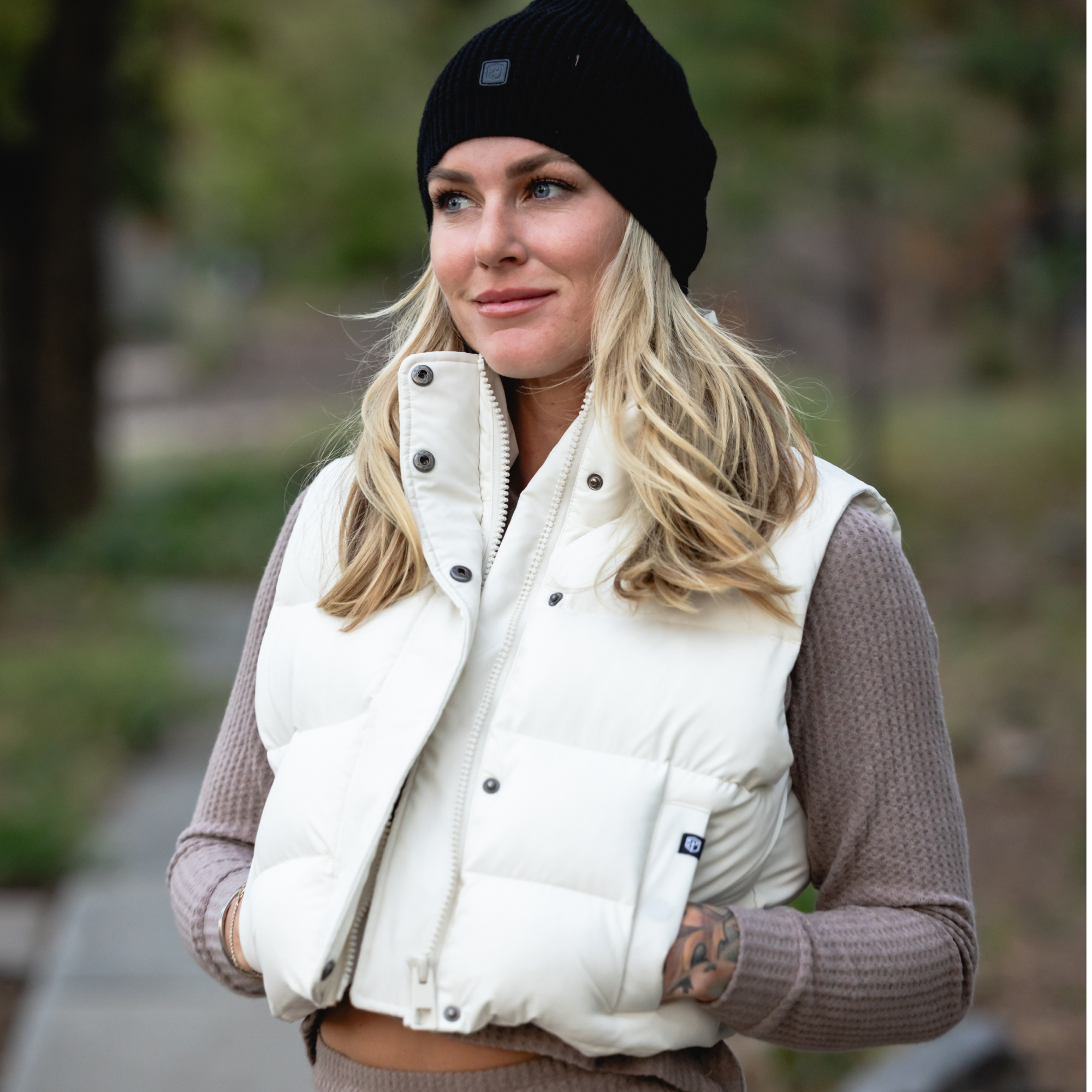 Fireside Cropped Puffer Vest (Ivory) - Image 2