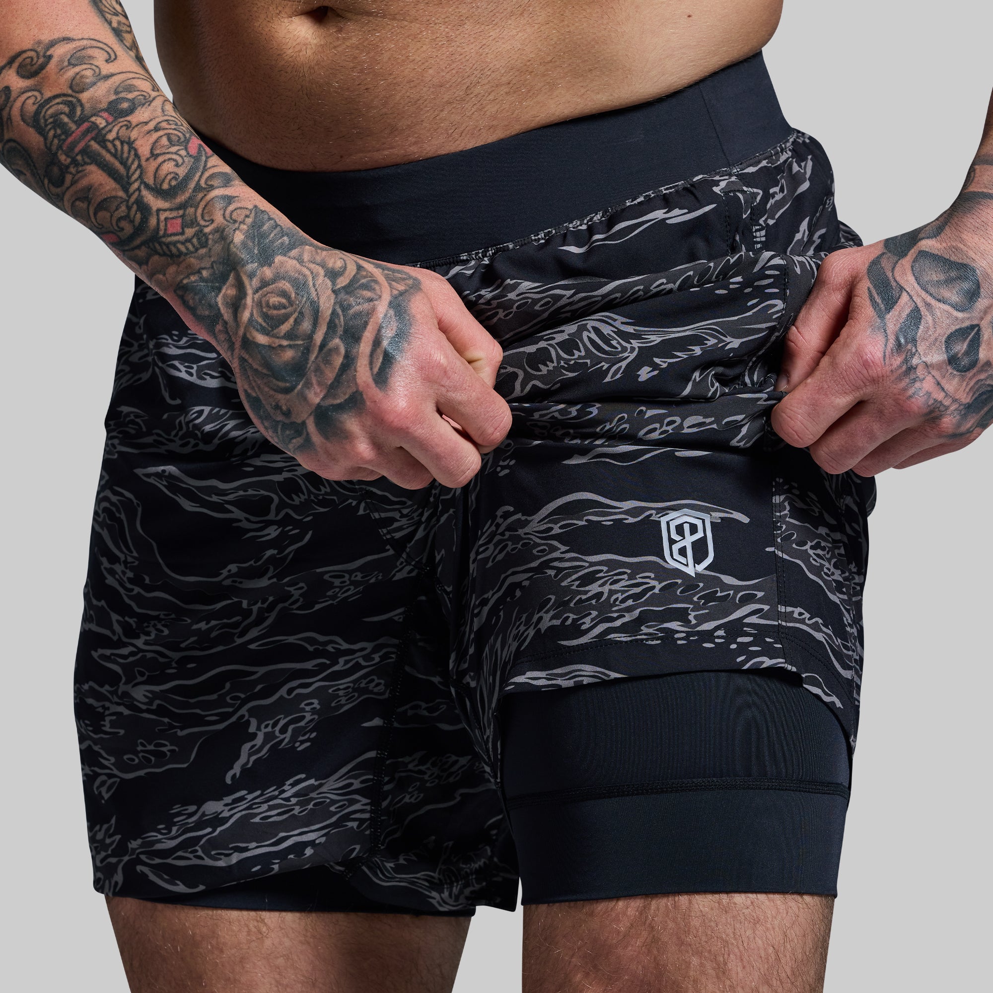 Versatile Short w/ Compression 7 (Night Tiger) - Image 6