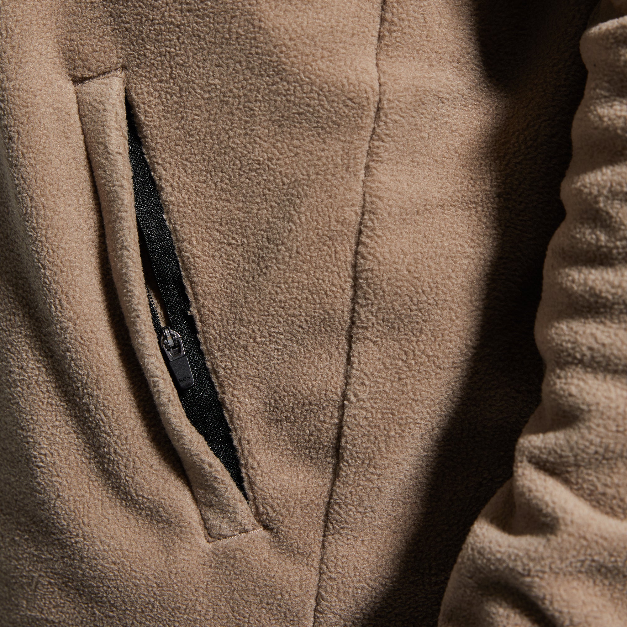 Cabin Fleece (Dune) - Image 4