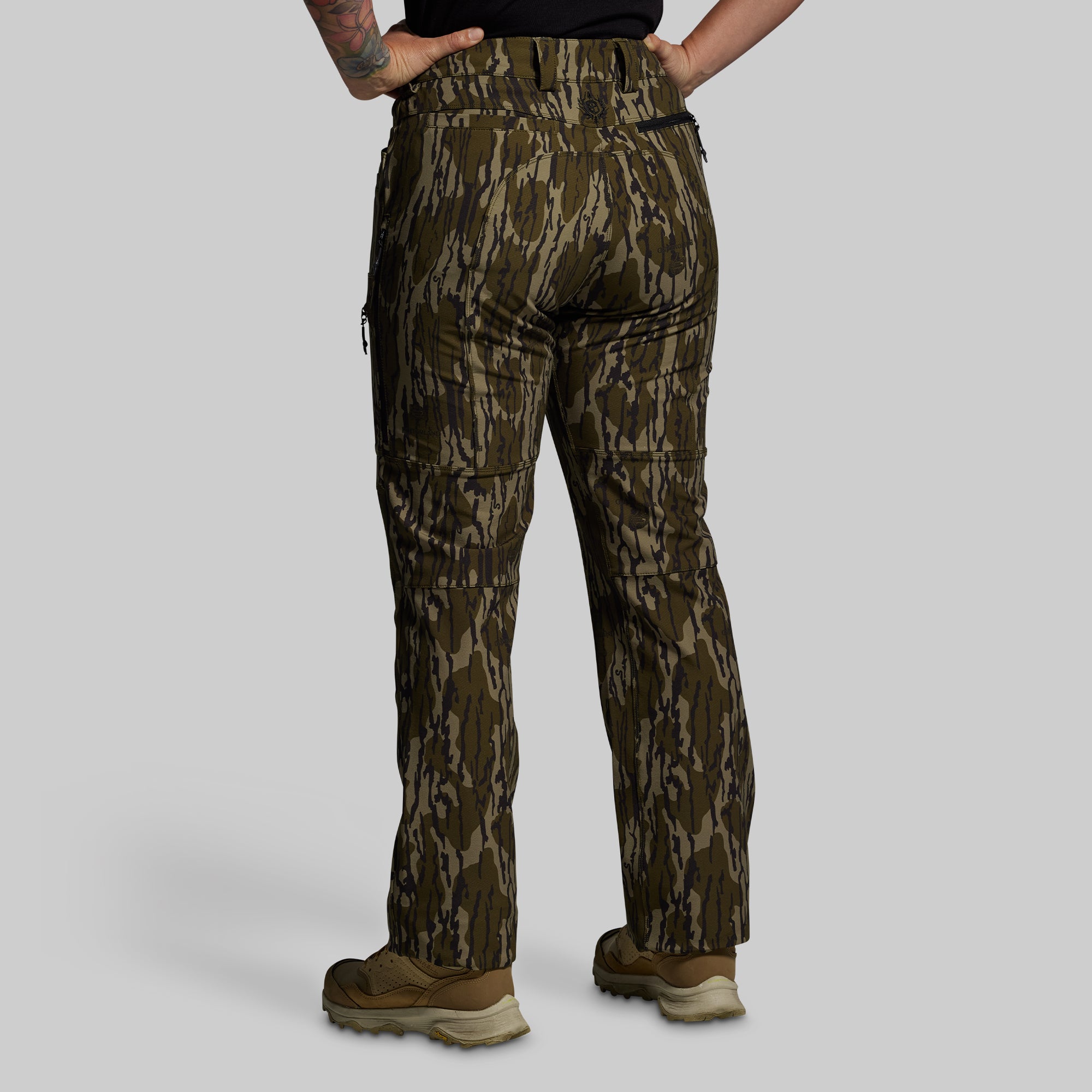 Women's Frontier Pant Light 2.0 (Mossy Oak® Original Bottomland® 2025) - Image 2